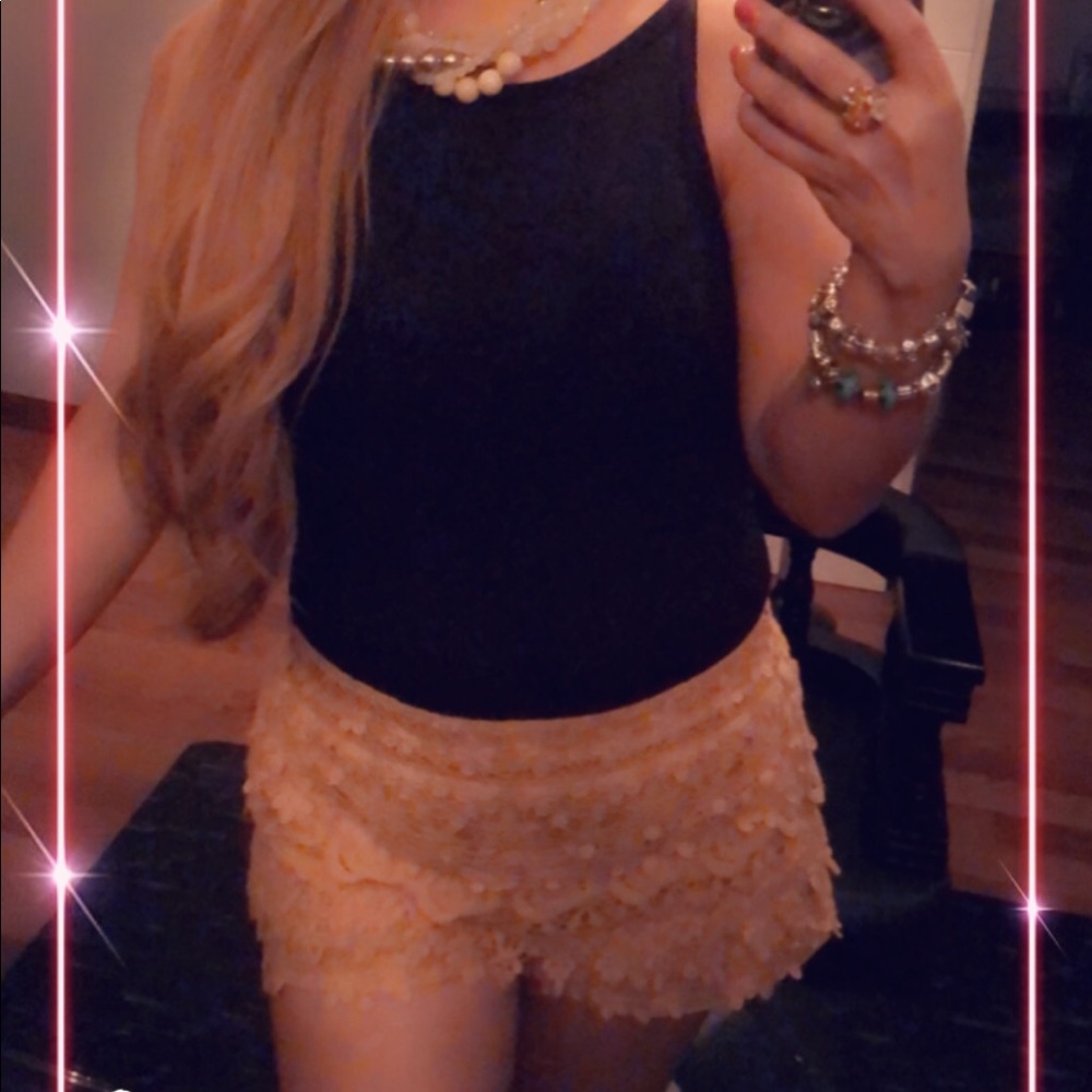 LOVELY ZARA LACE SHORTS - Picture 2 of 5